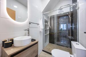 Koupelna v ubytování Almas 20 Casa Praia Apartamentos + 37 fotografií