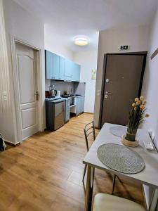 Kuchyň nebo kuchyňský kout v ubytování Joanna's House