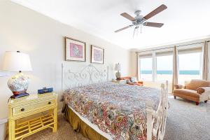 Ένα ή περισσότερα κρεβάτια σε δωμάτιο στο Belmont Towers 305 +27 φωτογραφίες