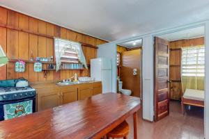 Foto de la galería de Tarpon at Carol's Cabanas -Gold Standard Certified en Placencia Village