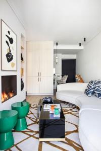 a living room with a couch and a table at El Sol in Monreal del Campo