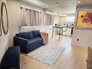 Χώρος καθιστικού στο Casa Grande extremely Spacious Apartments steps to Crypto Arena +49 φωτογραφίες