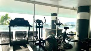 Γυμναστήριο ή/και όργανα γυμναστικής στο Sunset Plaza Condominium