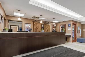 Ο χώρος του λόμπι ή της ρεσεψιόν στο Best Western Plus Red Deer Inn & Suite +64 φωτογραφίες