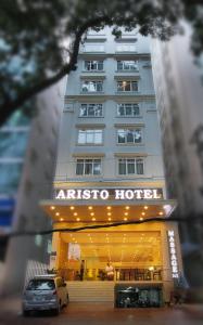 Mặt tiền/cổng chính của Aristo Saigon Hotel