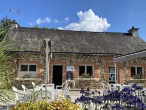 Budova, kde se kemp nachází