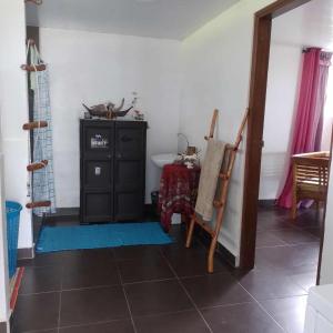 Gallery image of Didier house in Teahupoo