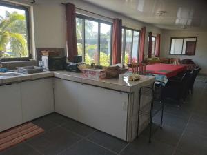 Dapur atau dapur kecil di Didier house +10 gambar