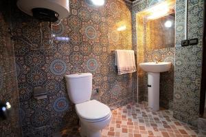 Koupelna v ubytování Nabil dar