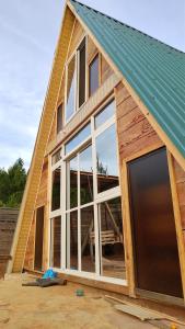 Budova, kde se kemp nachází