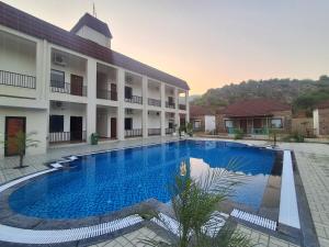 Bazén v ubytování Orchard Hills Resorts nebo v jeho okolí