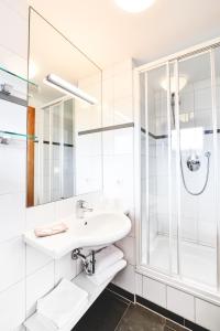 Łazienka w obiekcie Hotel-Pension Hoferhaus