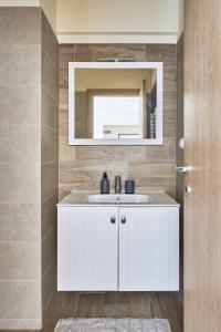 Phòng tắm tại Konstanzer 103 - 2 camere, bucatarie, baie, parcare pazita, TV, Wi-Fi, utilat complet