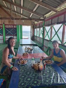 Φαγητό σε αυτό το καταφύγιο ή κάπου εκεί κοντά +6 φωτογραφίες