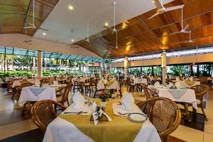 Restoran atau tempat lain untuk makan di Ideal Beach Resort