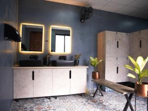 Η κουζίνα ή μικρή κουζίνα στο HomeGround Sector 89 -1RK