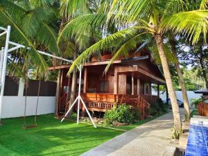 Κήπος έξω από το J's PALM BEACH Resort +10 φωτογραφίες