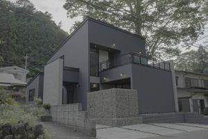 Το κτήριο όπου στεγάζεται  η βίλα