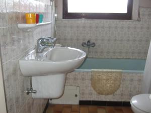 Koupelna v ubytování Bij het station van Drongen