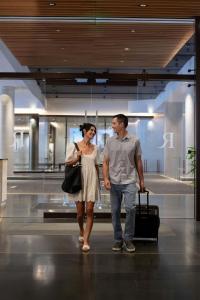 Επισκέπτες που μένουν στο Renaissance Honolulu Hotel & Spa +110 φωτογραφίες