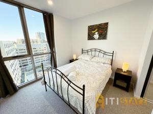 Ένα ή περισσότερα κρεβάτια σε δωμάτιο στο Marvellous at Melrose - 2bd 2bth Apt - Woden CBD +33 φωτογραφίες