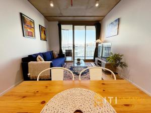 Χώρος καθιστικού στο Marvellous at Melrose - 2bd 2bth Apt - Woden CBD