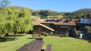 Příroda nedaleko venkovského domu