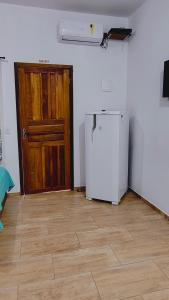 Η κουζίνα ή μικρή κουζίνα στο Pousada Praia do Sol 03