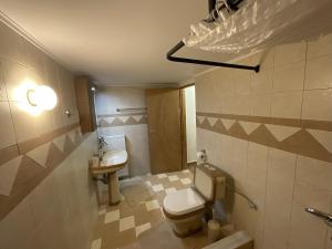 Ένα μπάνιο στο VΛ Village house 'Liodentro'