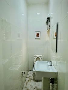 Ένα μπάνιο στο Palmstone Residence