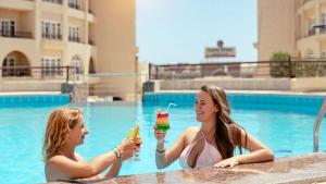 Nápoje v ubytování Sunny Days Mirette Family Resort