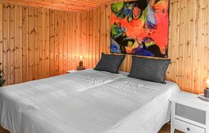 Postel nebo postele na pokoji v ubytování Lovely Home In Hadsund With Wifi + 8 fotografií