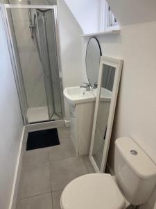 Ένα μπάνιο στο Flat 9 - Epsom High Street +6 φωτογραφίες