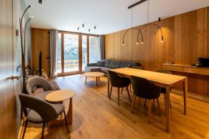 Φωτογραφία από το άλμπουμ του Luxurious Mountain Gem Enjoy Nature l Gym Sauna Pool l 1 MINUTE WALK TO SLOPES l by BonesVacances σε El Tarter