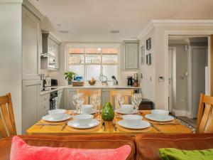 Kuchyň nebo kuchyňský kout v ubytování Ridings Cottage