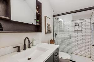 Ένα μπάνιο στο First Chair Chalet +42 φωτογραφίες