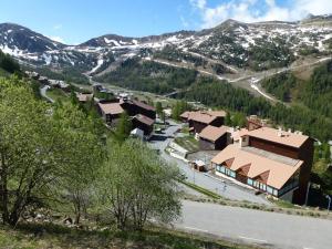 - Vistas a una ciudad con montaña en Appartement Spacieux pour 9 Pers., Balcon Sud-Ouest, Wifi Inclus, Proche Pistes - Isola 2000 - FR-1-292-109, en Isola 2000 5 fotos más