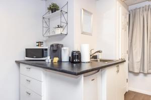 Η κουζίνα ή μικρή κουζίνα στο King Bed Studio Apartment - Near Chinatown +5 φωτογραφίες