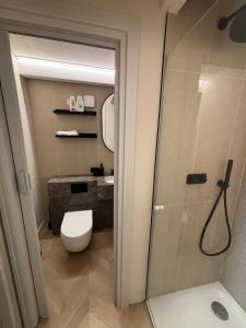 Salle de bains dans l'établissement Creative loft at Garda lake 20 autres photos