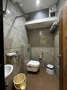 Koupelna v ubytování Ikigai Stay 3BHK Duplex