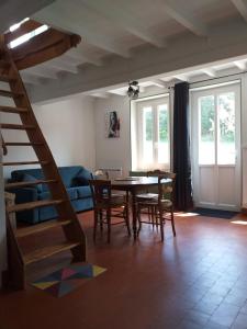 Φωτογραφία από το άλμπουμ του Charmant gîte à 3km du Lac de Pannecière σε Châtin