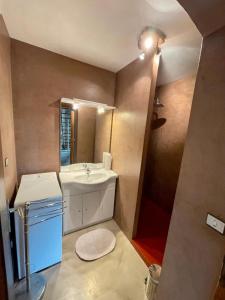 Ένα μπάνιο στο Gîte Deschanel - Village De Gîtes