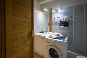 Koupelna v ubytování Bleu Cabine - Studio - Loggia + 4 fotografie