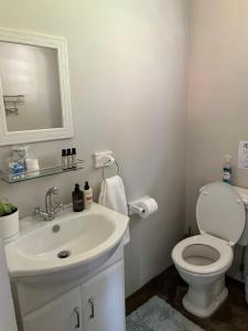 Ένα μπάνιο στο Place on Lichfield