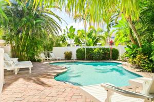 Bazén v ubytování Anna Cabana Bungalow #4 nebo v jeho okolí