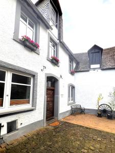 Το κτήριο όπου στεγάζεται  το διαμέρισμα +6 φωτογραφίες