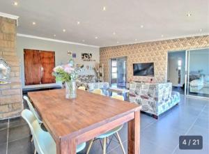 TV a/nebo společenská místnost v ubytování S&R Guesthouse