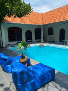 Πισίνα στο ή κοντά στο Huge 4 bedroom villa with Home Office