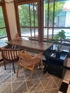 Φωτογραφία από το άλμπουμ του Huge 4 bedroom villa with Home Office στο Σανούρ