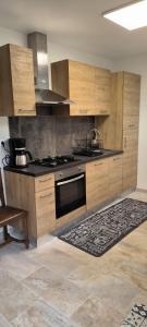 Η κουζίνα ή μικρή κουζίνα στο Domaine Mazarie